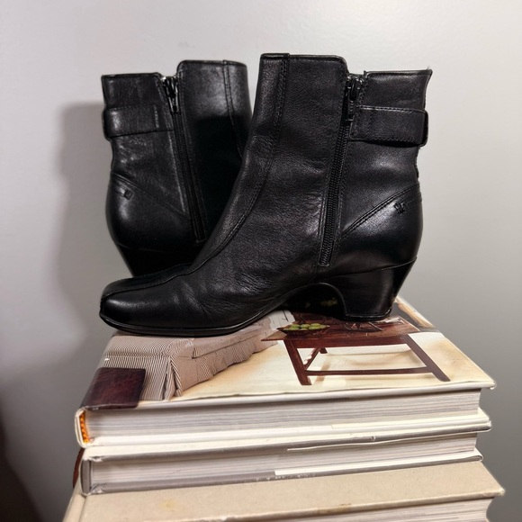 Clark Artisan Size 7 Casual Black Leather Ankle Boots - Picture 4 of 15